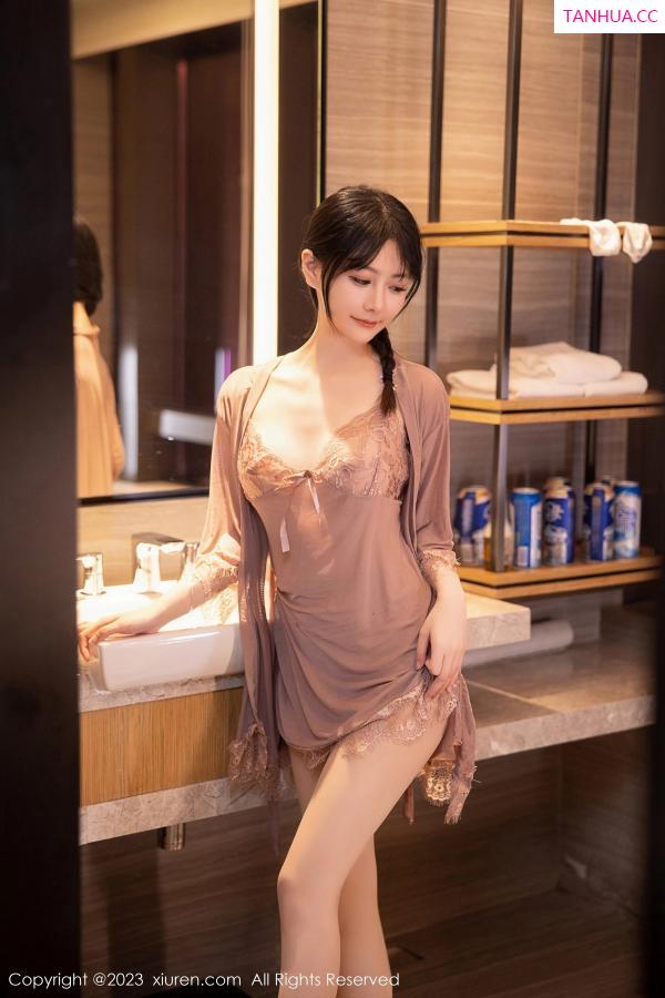   [XiuRen]高清写真图 2023.04.11 No.6558 谢小蒽 丝袜美腿第3张图片